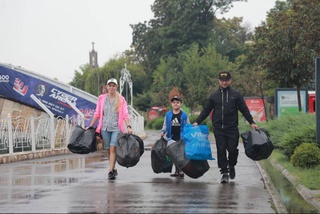 В Ташкенте прошел экологический забег: за один день в городе собрали 150 кг мусора из пластика
