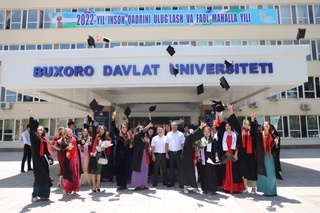Туркманистонлик талабалар Бухоро давлат университети ректори жамоасига миннатдорлик билдирди