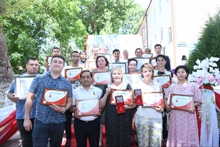 23 нафар фуқарога “Ўзбекистон Республикаси фахрий донори” кўкрак нишони топширилди