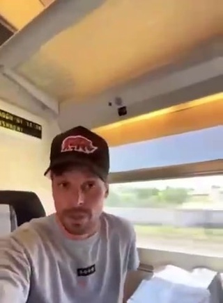 Пул эвазига хорижлик сайёҳни Vip классга ўтказиб қўйган «Афросиёб» поезди ходими ишдан олинди