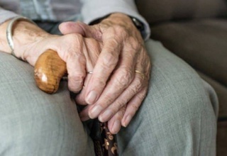 Пенсионеры-долгожители от 100 лет и старше получат надбавку к пенсии в 100% размере