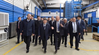 Глава Кабмина Кыргызстана Акылбек Жапаров ознакомился с работой завода «Toshelectroapparat»