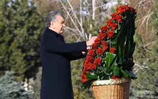 The memory of the First President honored