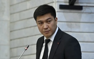 Вазири илм, таҳсилоти олӣ ва инноватсияи Қирғизистон барои рондани мошин дар ҳолати мастӣ аз кор барканор шуд