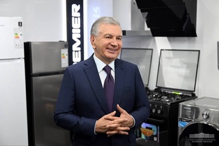 The President visits industrial enterprises