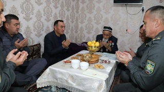 Военные навестили ветеранов войны в преддверие Нового года