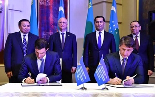 «UzAuto» дар Қазоқистон ба маблағи беш аз 500 миллион доллари ИМА  аҳднома ба имзо расонд