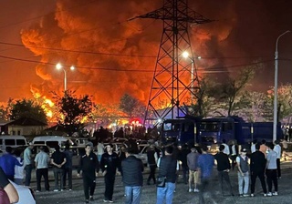 Бинобар факти таркиш ва сӯхтор дар анбори ноҳияи Сергелии шаҳри Тошканд парвандаи ҷиноӣ боз шуд