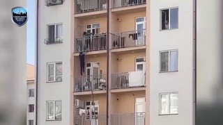 Talaba qarovsiz qolgan yosh bolani qutqarib qoldi