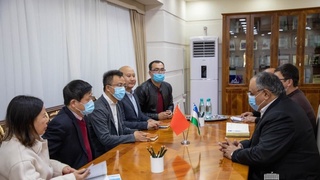 Хитойлик тадбиркорлар Навоийда қўшма корхона ташкил этди