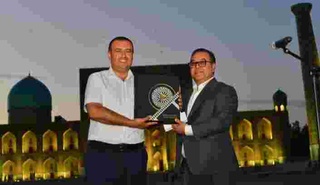 Регистон майдонида тақдимот