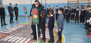 Йўл қоидалари болаликдан ўргатилса, келгусидаги кўплаб ҳодисаларнинг олди олинади