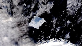 Yozda dunyodagi eng katta aysbergning maydoni uchdan bir qismga qisqardi