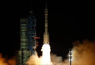 Чин киштии идорашавандаро ба мадор баровард