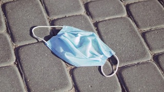 Австралияда тиббий ниқоблардан фойдаланишнинг ғайриоддий усуллари топилди