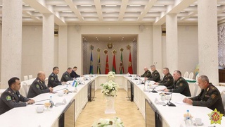 Ўзбекистон ва Белорус инкишофи ҳамкории ҳарбиро муҳокима карданд