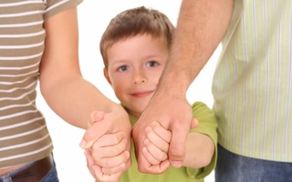 Расширен перечень лиц, которые не могут быть усыновителями