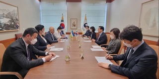 Делегация Узбекистана провела встречу в Министерстве иностранных дел Южной Кореи