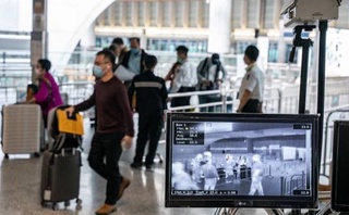 Китай спустя три года с начала пандемии отменит карантин для въезжающих