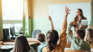 Қорытындылау мемлекеттік аттестацияны жұмыс беруші кәсіпорын мен ұйымдарда ұйымдастыру тәжірибесі енгізіледі