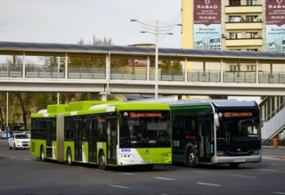В «Тошшахартрансхизмат» прокомментировали очереди автобусов на АГНКС