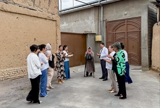 Ochiq muloqotda aholi murojaati tinglandi va amaliy yordam ko'rsatildi