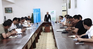 В Навои прошли общественные слушания, посвященные улучшению качества услуг по сбору и вывозу ТБО