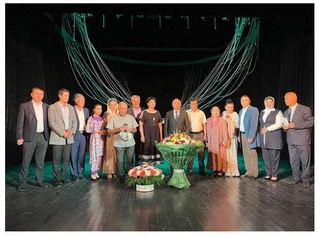 Tojikistonda namoyish etilgan sahna asari tomoshabinlarning olqishiga sazovor bo'ldi
