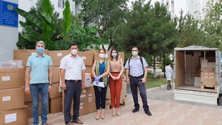 АҚШ Ўзбекистонга қиймати 902 000 долларга тенг тиббиёт воситалари ва лаборатория жиҳозларини ҳадя қилди