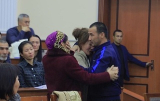 Яна 35 нафар айбланувчи жамоат кафиллиги асосида ўз оиласи бағрига қайтарилди