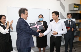 Халқ таълими вазири IT орқали мустақил даромад топаётган ўқувчиларни қўллаб-қувватлашини билдирди