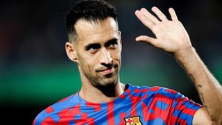 «Барселона» без Бускетса, а МЮ без Марсьяля, Антони и Мактоминэя