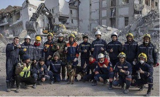 Узбекские спасатели вытащили в провинции Хатай живыми из-под завалов разрушенных домов в целом 70 человек