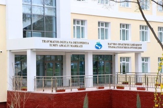 Травматология ҳәм ортопедия орайында робот хирургиясы енгизиледи