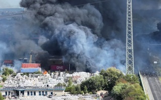 A major fire broke out in the Hamburg harbor area