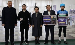 Tanzila Narbayeva met with young cyclists in Jizzakh