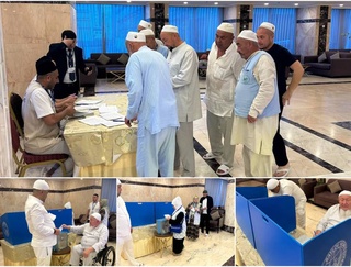 Узбекские паломники в Мекке принимают участие в парламентских выборах