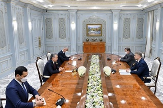 The President of Uzbekistan receives the Russian Railways CEO