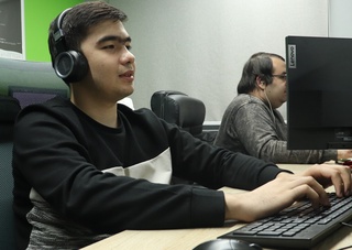 Тўрт минг доллардан  юқори маош