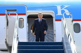 Президенти Ӯзбекистон ба Қазоқистон омад