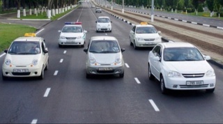 Йўл ҳаракати иштирокчиларининг йўл ҳаракати қоидаларига қатъий риоя этиши таъминланади