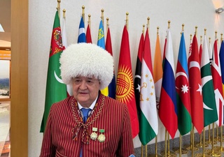 Абдулазиз Камилов бо унвони «Hormatly il ýaşulusy»-и Туркманистон сарфароз гардид