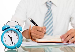 Для госслужащих будут пересмотрены требования по рабочему времени и трудовым нормативам