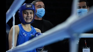 Бокс: Аёллар ўртасидаги жаҳон чемпионатини ғалаба билан бошладик
