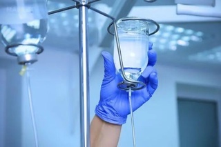 Koronavirusni davolashda gormon va antibiotiklarni notoʻgʻri qoʻllash jiddiy asoratlarga olib keladimi?