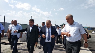 Tojikistonlik yoshlar, mehnat faxriylari vakillari Fargʻonaning soʻlim goʻshasida dam olmoqda