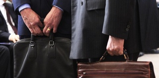 Vazirlar Mahkamasi apparatining ayrim xodimlari egallab turgan lavozimidan ozod qilindi