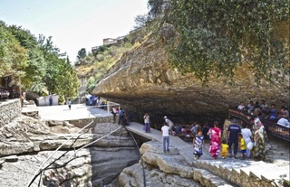 Tarix tilsimlari tomon talpinayotgan qadamlar