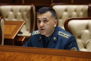 Лица, добровольно сдавшие пневматическое и иное подобное оружие, освобождаются от ответственности