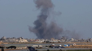 Исроил Ғазода гуманитар ёрдам кутаётган тинч аҳоли вакилларига зарбалар берди